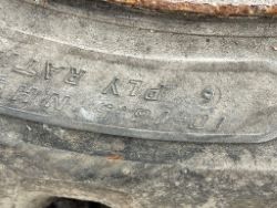 1899568