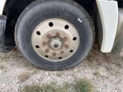 1957628