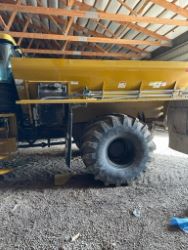 1975673