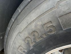 2256954