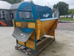 2106233