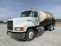 2373000
