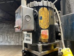 2477046