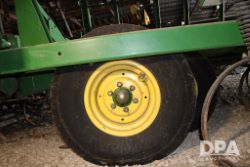 2731757