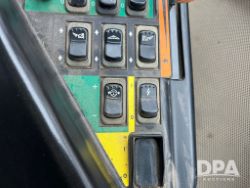 2732573