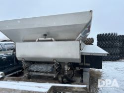 2743886