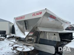 2743891
