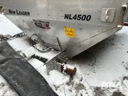 2743933