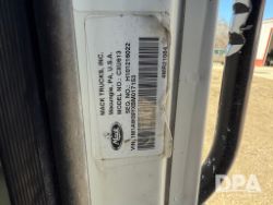 2758022