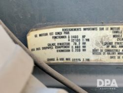 2768122