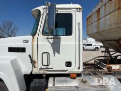 2776305