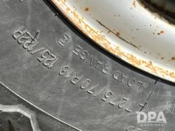 2823915