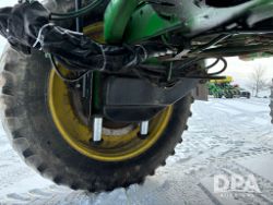 2827421