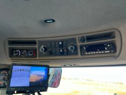 2831048