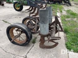 2842835