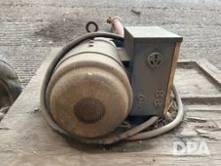 2843175