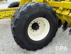 2843299