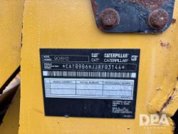 2843902