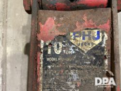 2844027