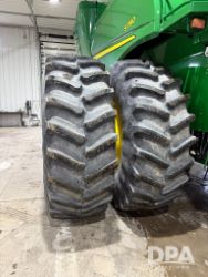2850405