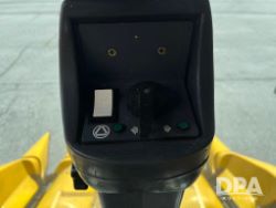 2864577