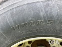 2883700