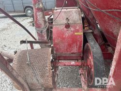 2897402